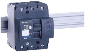 Disjoncteur Schneider Electric NG125L 3P 32A C