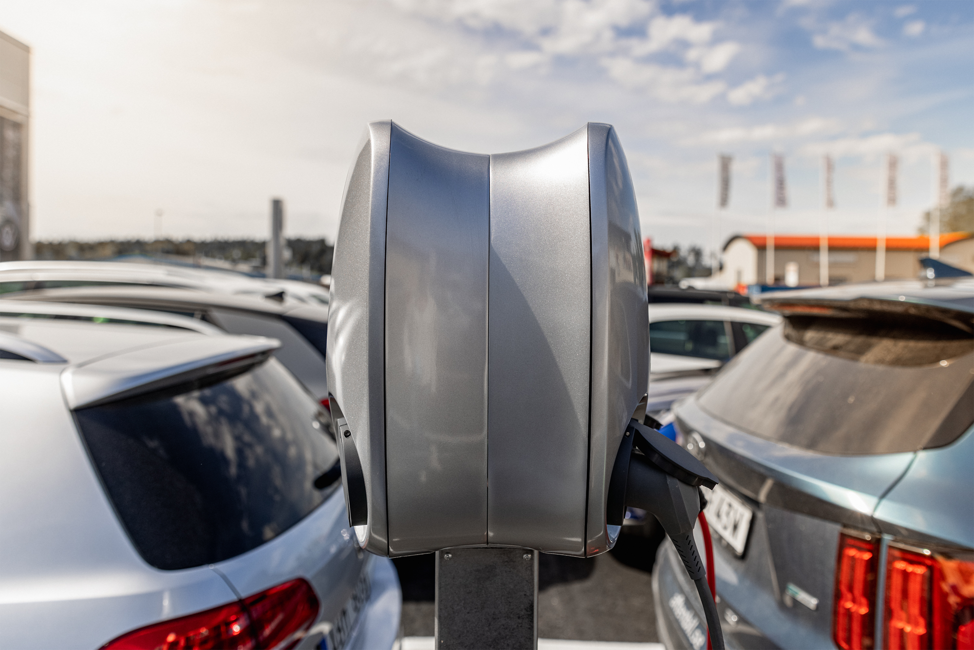 Standsäule Charge Amps Aura Dual Pole Mount