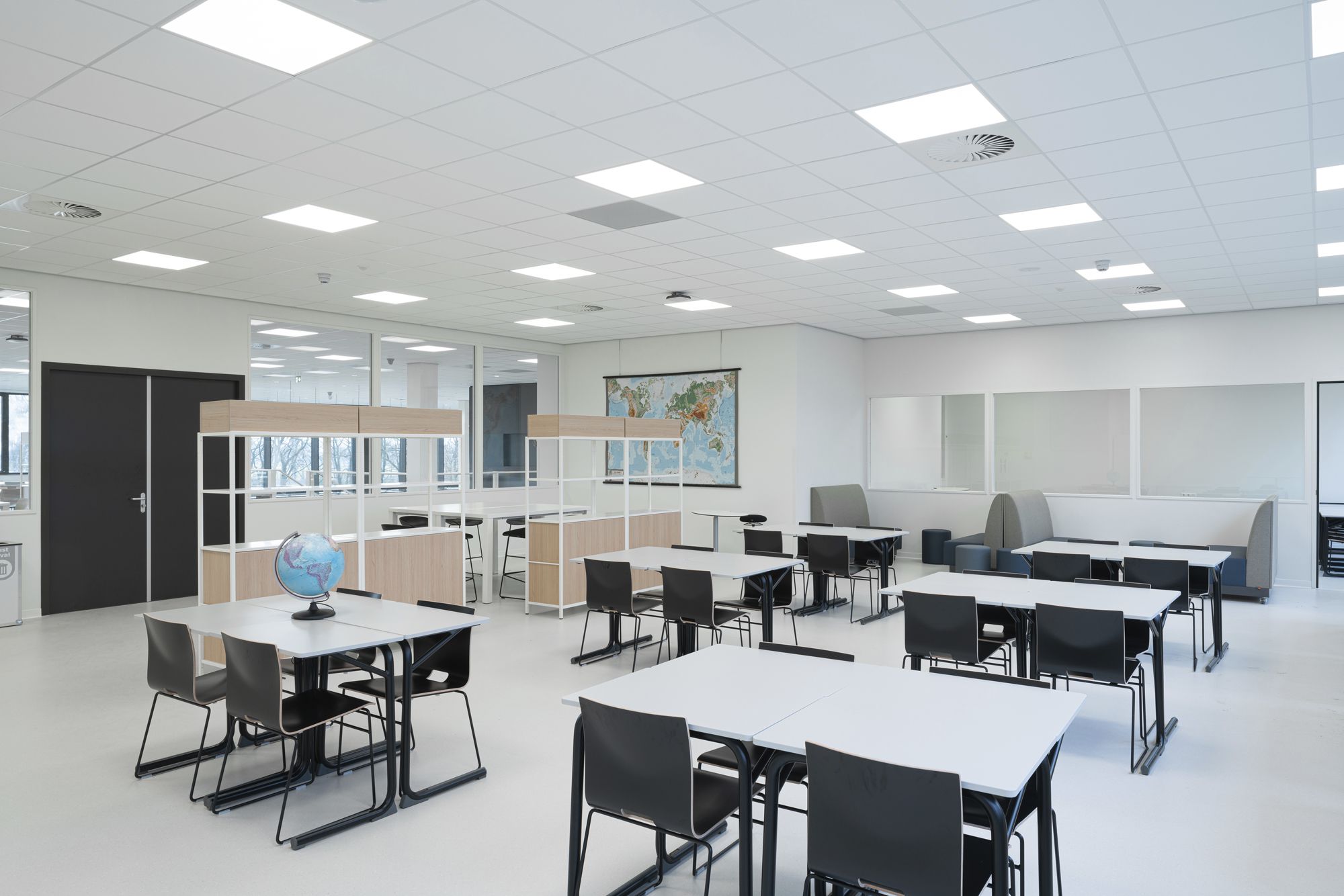 LED-Panelleuchte Sylvania START 27W 3400lm 830 IP40 595×595mm weiss