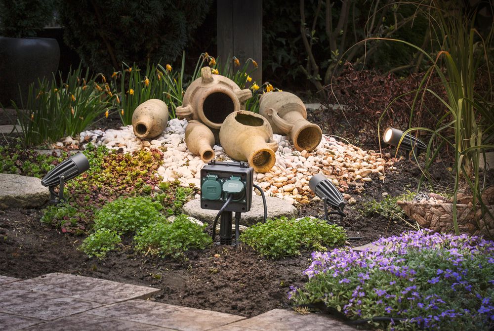 Gartensteckdose SLV 4-fach mit Kabel 1.4m und SCHUKO, schwarz