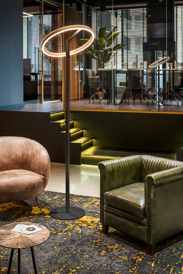 LED-Stehleuchte SLV ONE STRAIGHT 22W 1200lm 927/930 DIM schwarz/messing