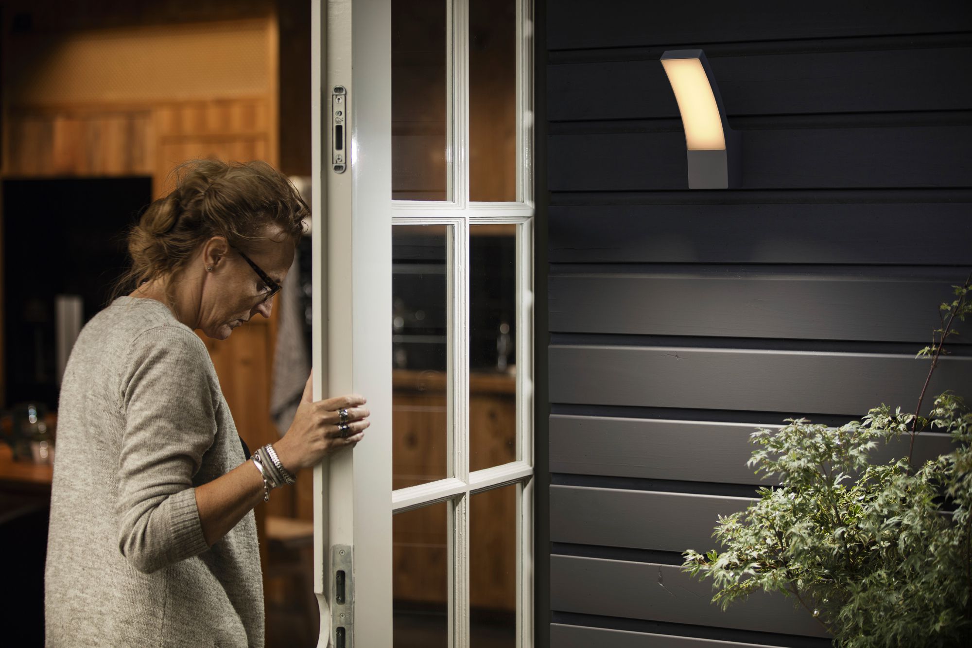 LED-Wandleuchte Philips Splay 12W 1100lm 2700K IP44 anthrazit