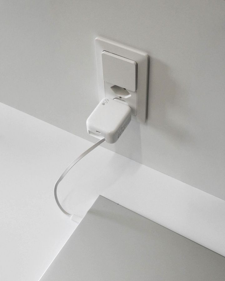 Netzgerät MAX HAURI DEVICE USB OUT:5…20V DC 3250mA