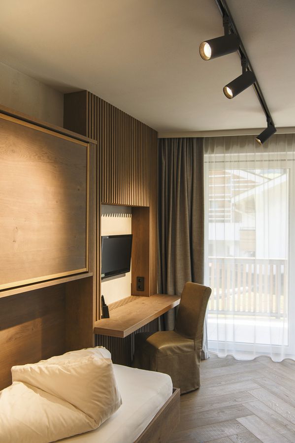 Spot LED SLV 3~ NUMINOS M PHASE 20W 1955lm 3000K 24° Ø85×185mm nero