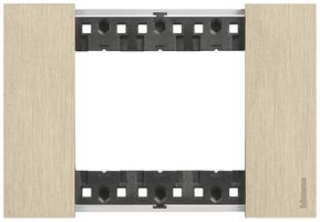 Telaio di copertura Living Now 3 moduli 125×86mm gold