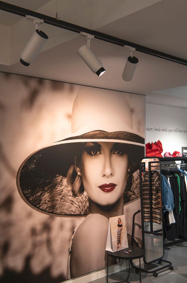 Projecteur LED SLV NUMINOS ZOOM M DALI 20W 1800lm 3000K 15…60° 3-ph.blanc/noir