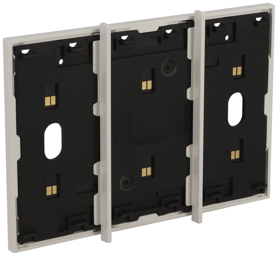 BUS-Rahmen Living Now MyHOME 3 Module Montage auf 3-moduligen Dose weiss