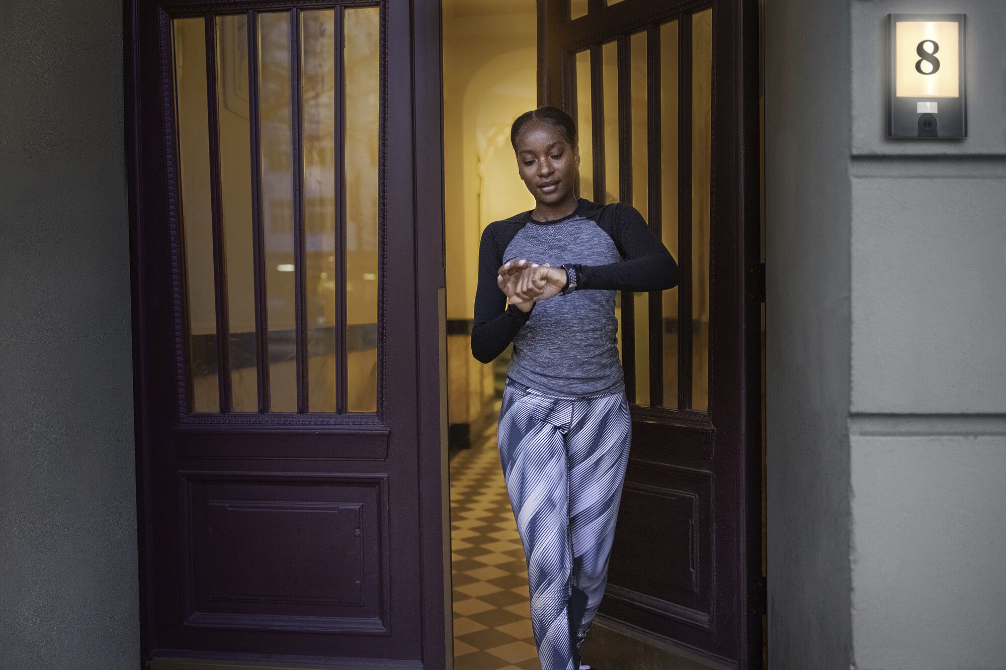 Appl.LED LEDVANCE SMART+ Entrance caméra PIR SEN 22W 1500lm 3000K IP44 VAR gris