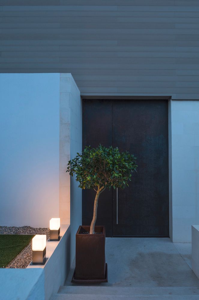 Borne lumineuse SQUARE POLE 30 E27 20W IP44 acier fin