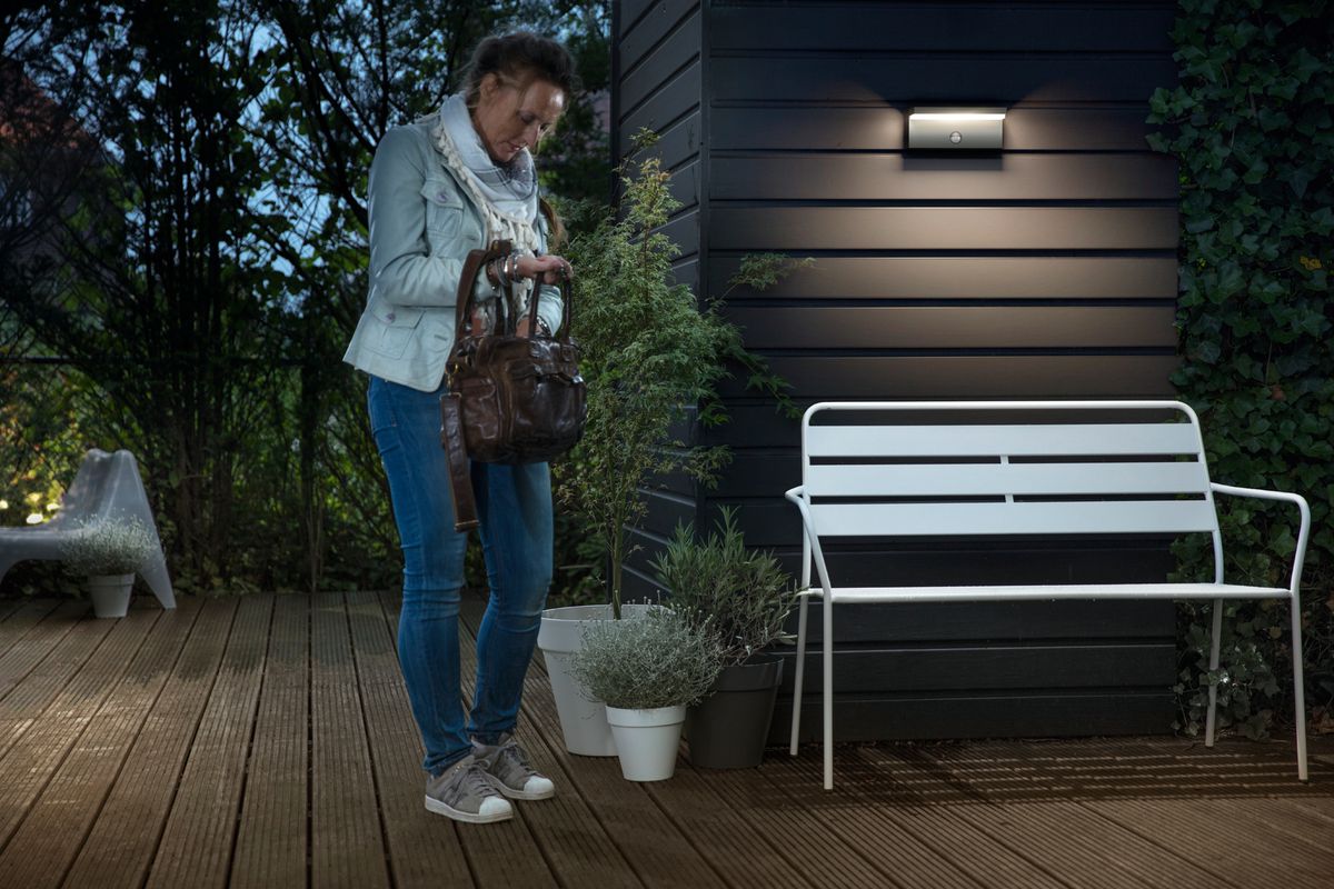 LED-Wandleuchte myGarden Bustan, 9W 230V 2700K PIR 78×92×220mm IP44 anthrazit
