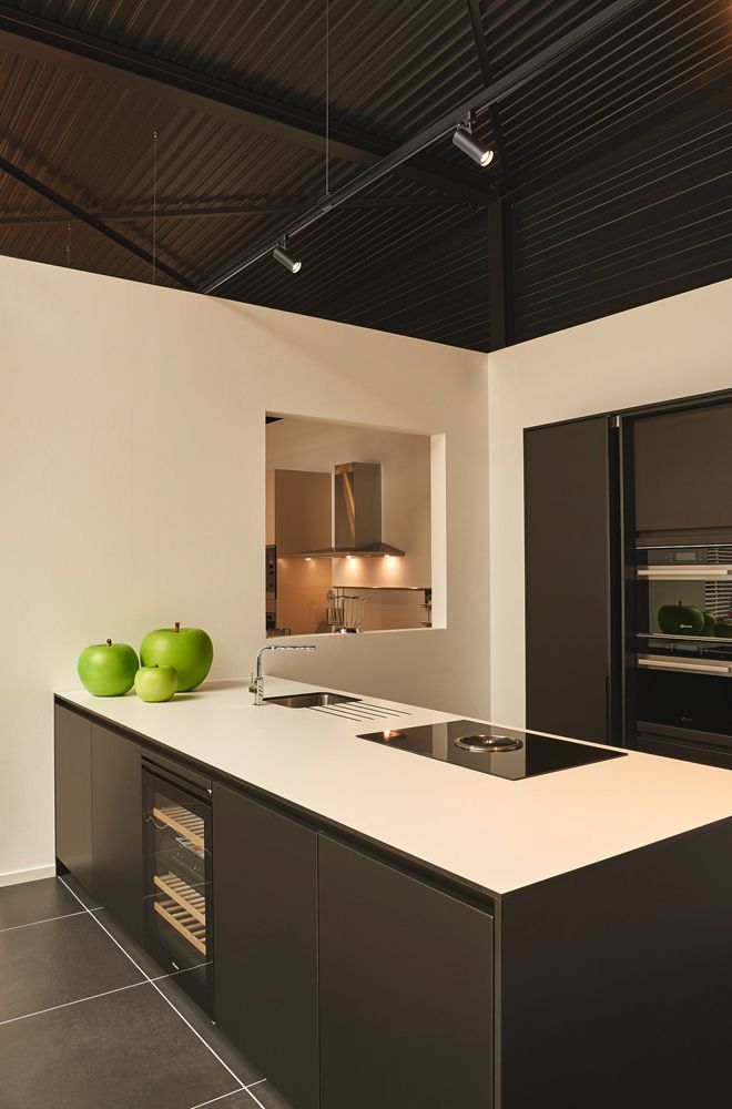 LED-Strahler SLV HELIA 50, 11W 3000K mit 3-Phasen-Adapter IP20 schwarz