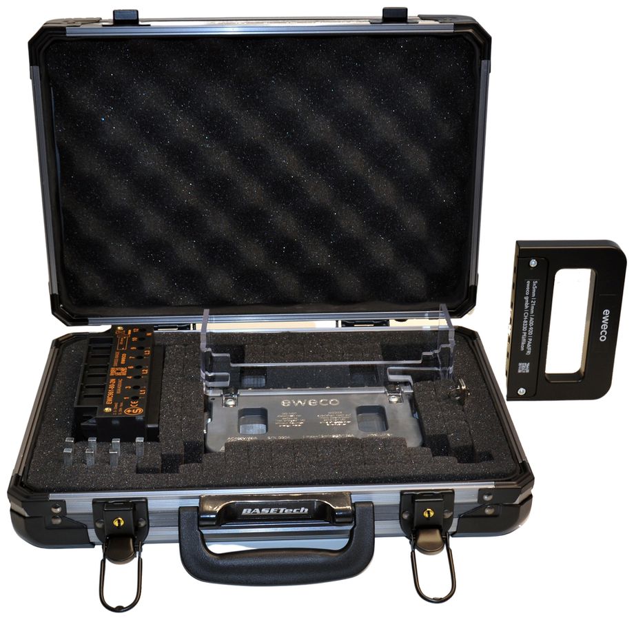 Kit de démonstration contient: 1×borne à fiche 1×poignée 7×goupille 1×gabarit