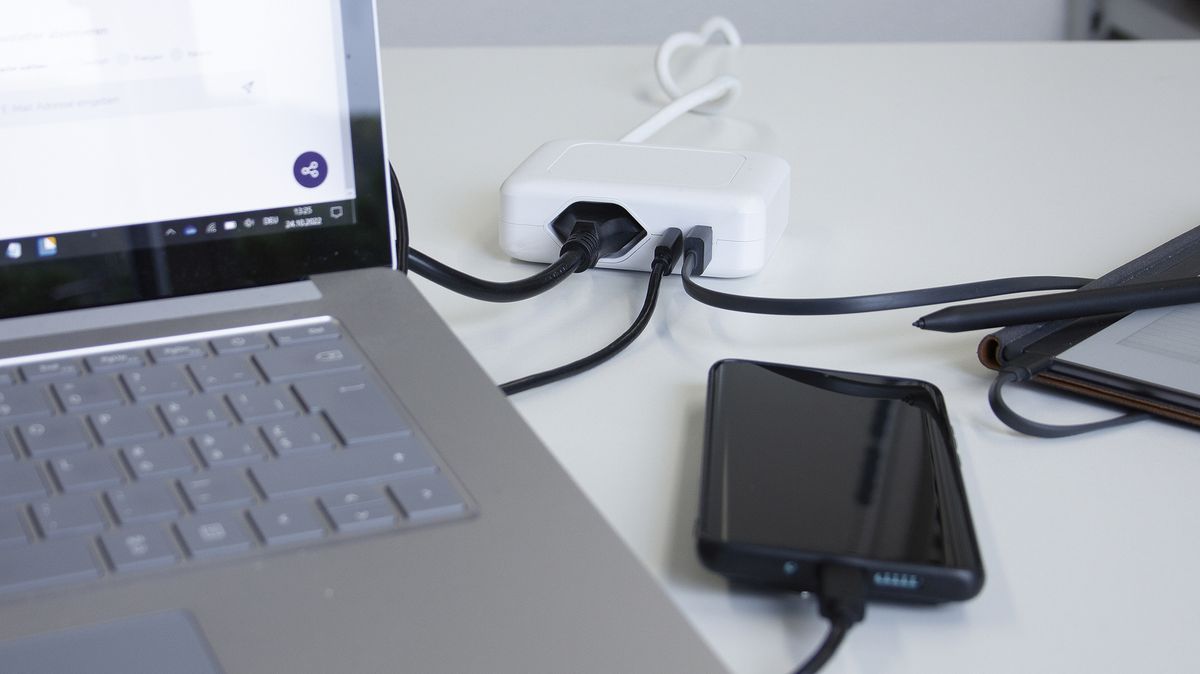 Ladestation Steffen IQ 1×T13 1×USB-A 1×USB-C weiss