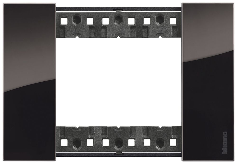 Cadre de recouvrement Living Now 3 modules 125×86mm night