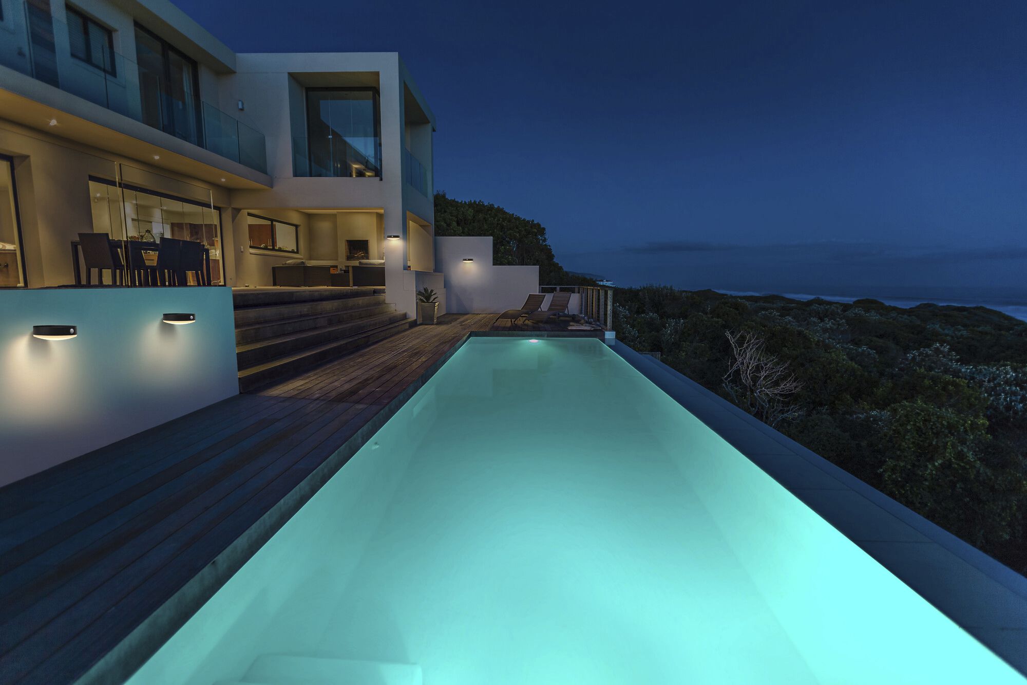 Applique LED LEDVANCE ENDURA Solar PIR SEN 6W 500lm 3000K IP44 nero