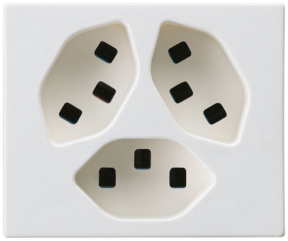 FLF-Steckdose Hager 3×Typ 23 D weiss