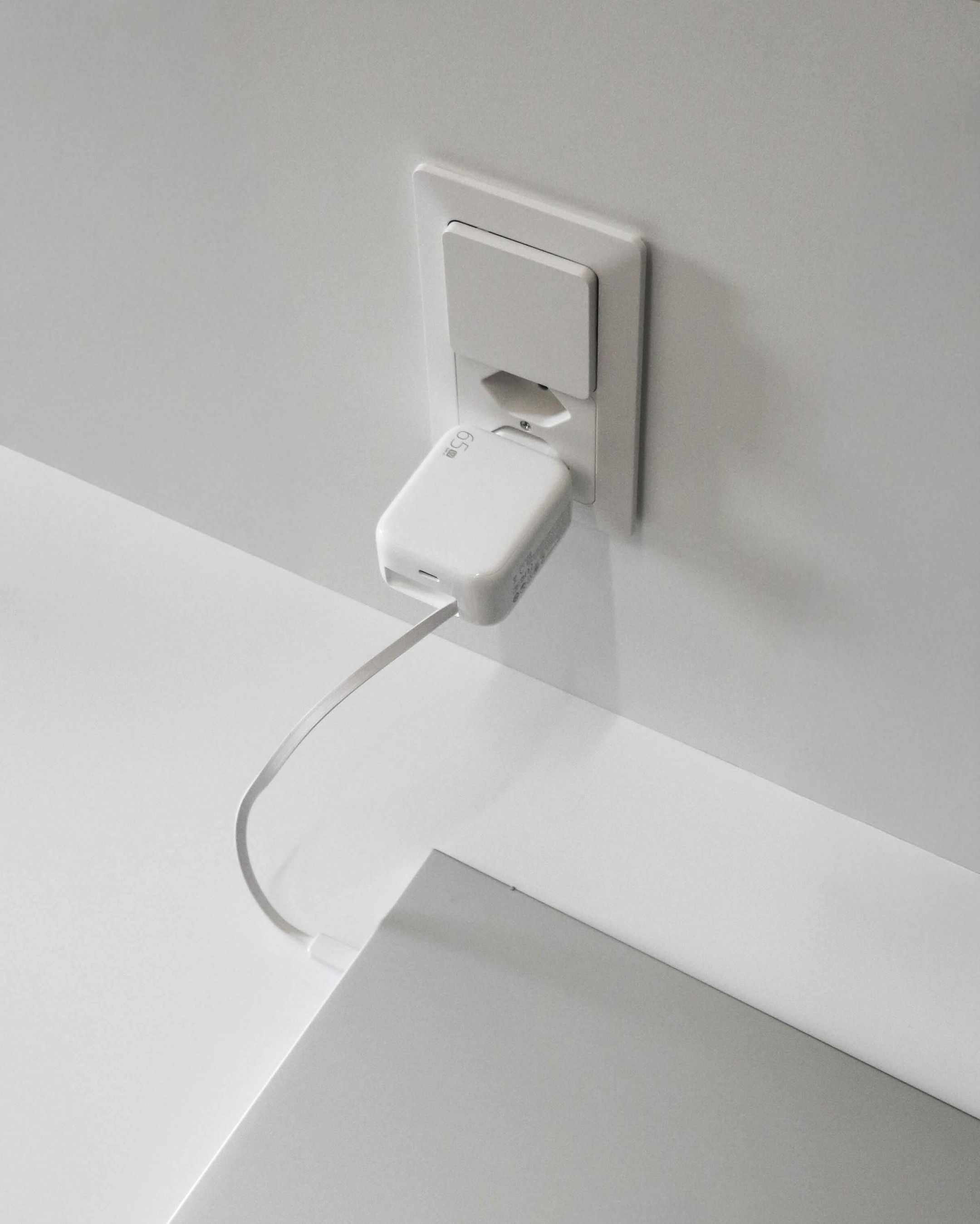 Netzgerät MAX HAURI DEVICE USB OUT:5…20V DC 3250mA