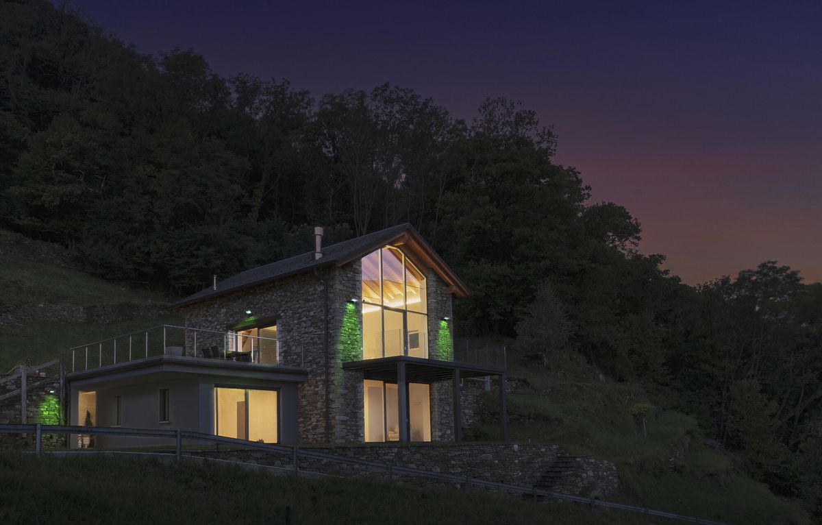 Projecteur LED LEDVANCE SMART+ 100W 8000lm RGBW IP65 100° VAR 284×255mm noir