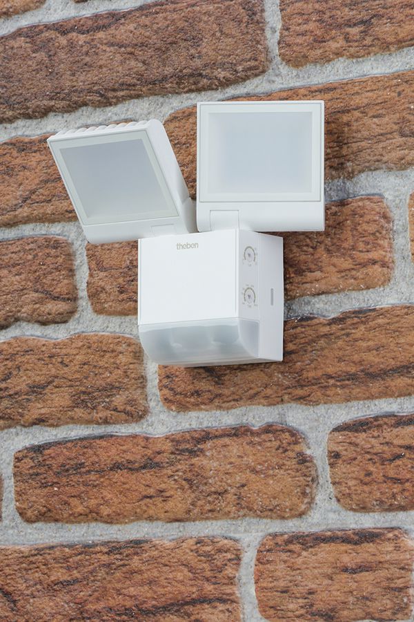 Projecteur LED theLeda S 17W 2×900lm 4000K avec détecteur d.mouvement blanc IP55