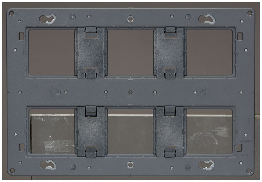 Befestigungsplatte für Batibox Legrand 2×2×3 Module