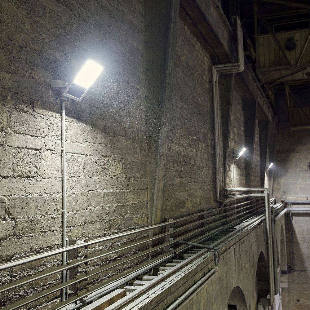 Projecteur LED DOTLUX LENSplus 50W 6270lm 830 IP66 120° 324×240mm noir