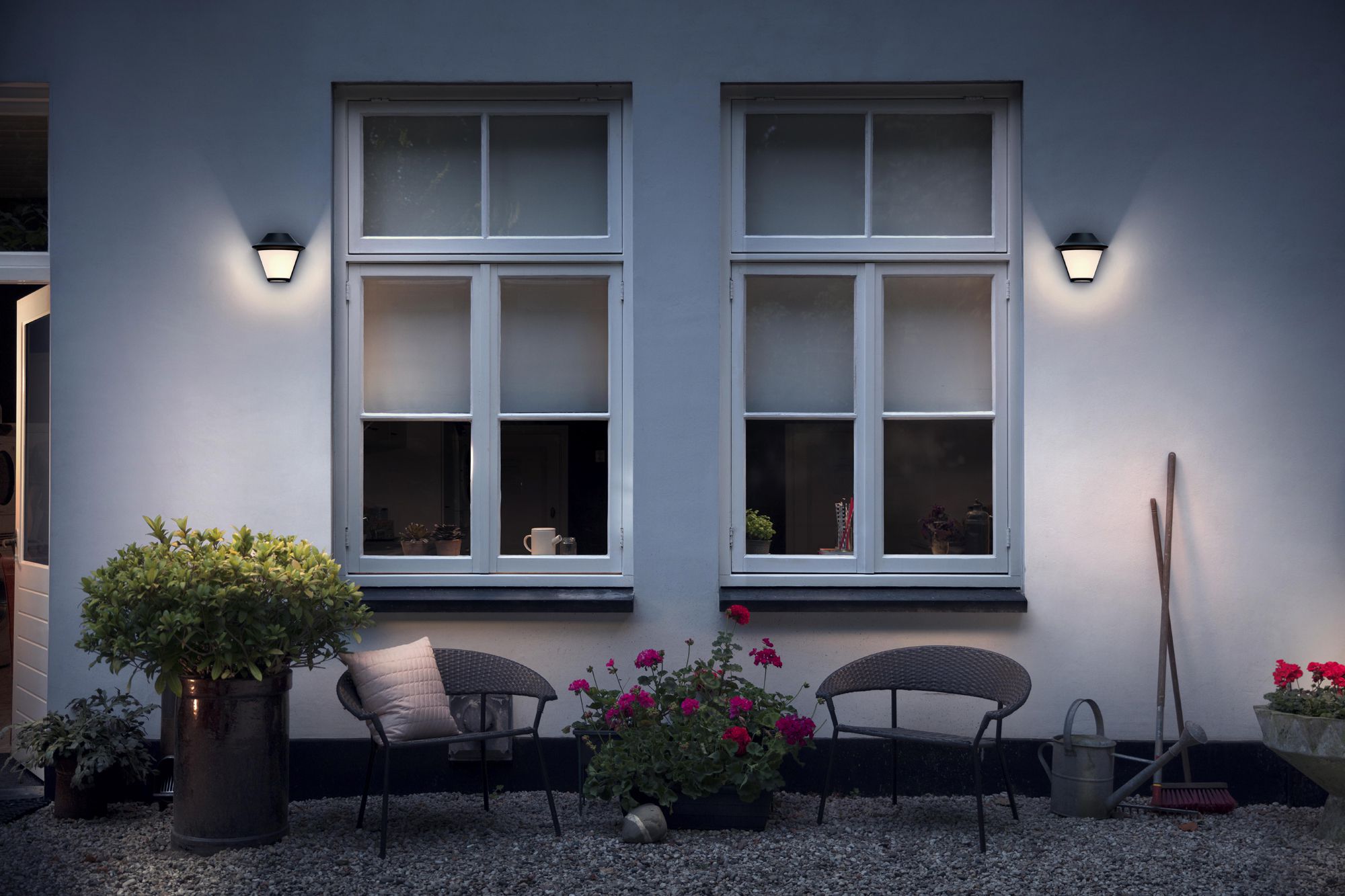 Applique Philips MYG Serres E27 1×42W VAR IP44 noir