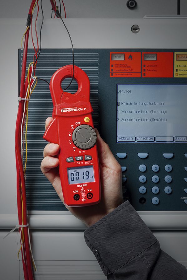 Stromzange Benning CM 11 600VUC 20A AC/10A DC 600kΩ Cat IV 300V